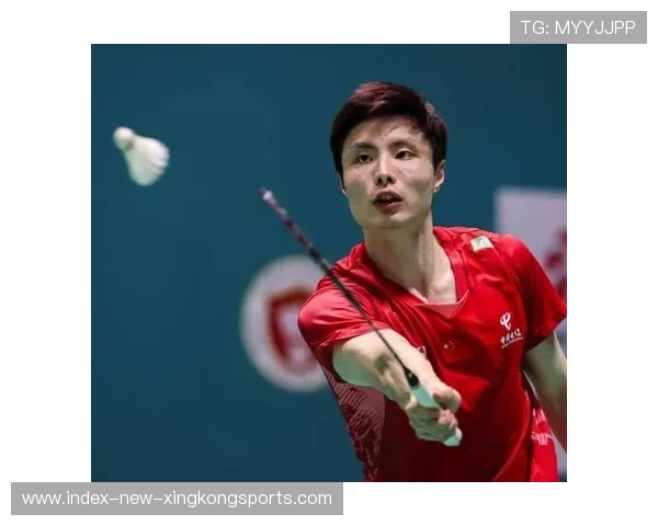 石宇奇后撤转身封杀——羽毛球场上的完美技艺