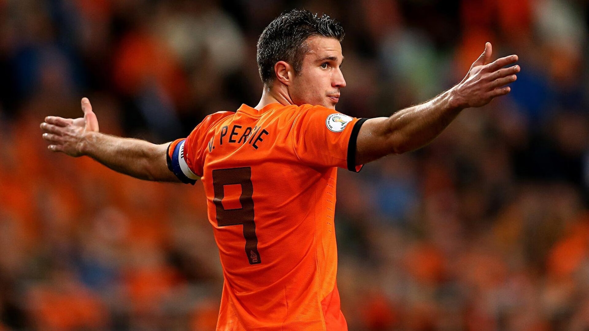 “春季柳絮防护跑” 参与者统一佩戴防护眼镜